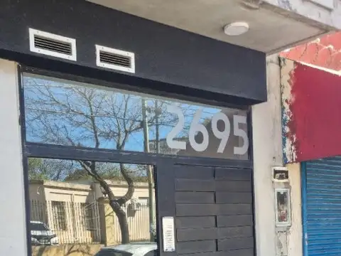 Parque Chas, monoambiente luminoso con balcon cerca subte Los Incas