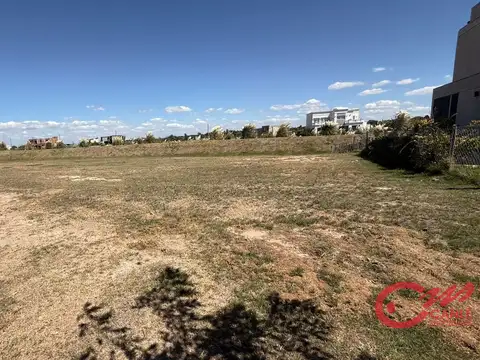 Terreno en Venta 20  mts Fondo