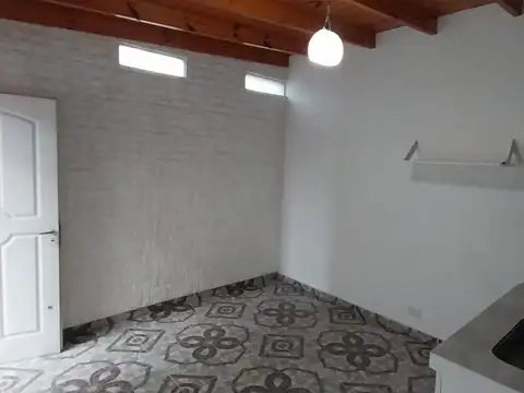 Depto Tipo Casa en Alquiler de 1 dormitorio