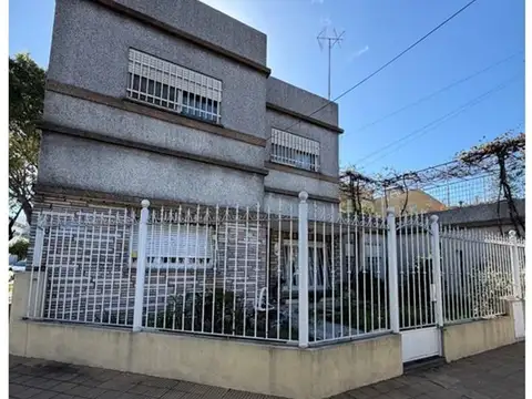 Casa en VENTA - Caseros
