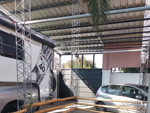 Casa 4 ambientes con 2 baños