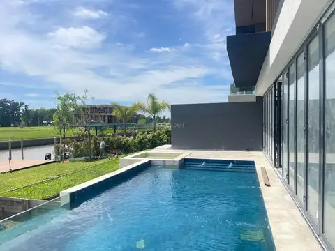 Casa en Venta de 5 dormitorios