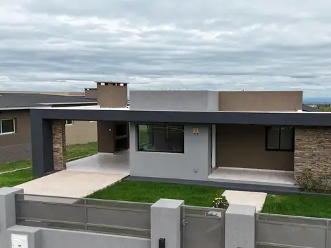 Casa en Venta al Este