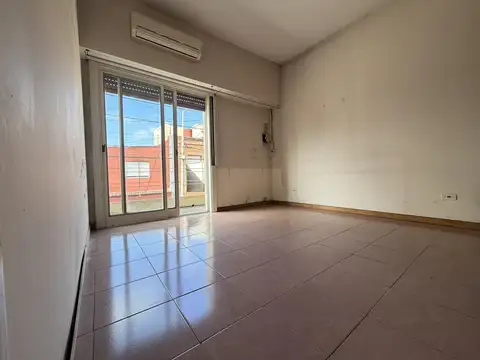 Depto Tipo Casa en Venta 50 años