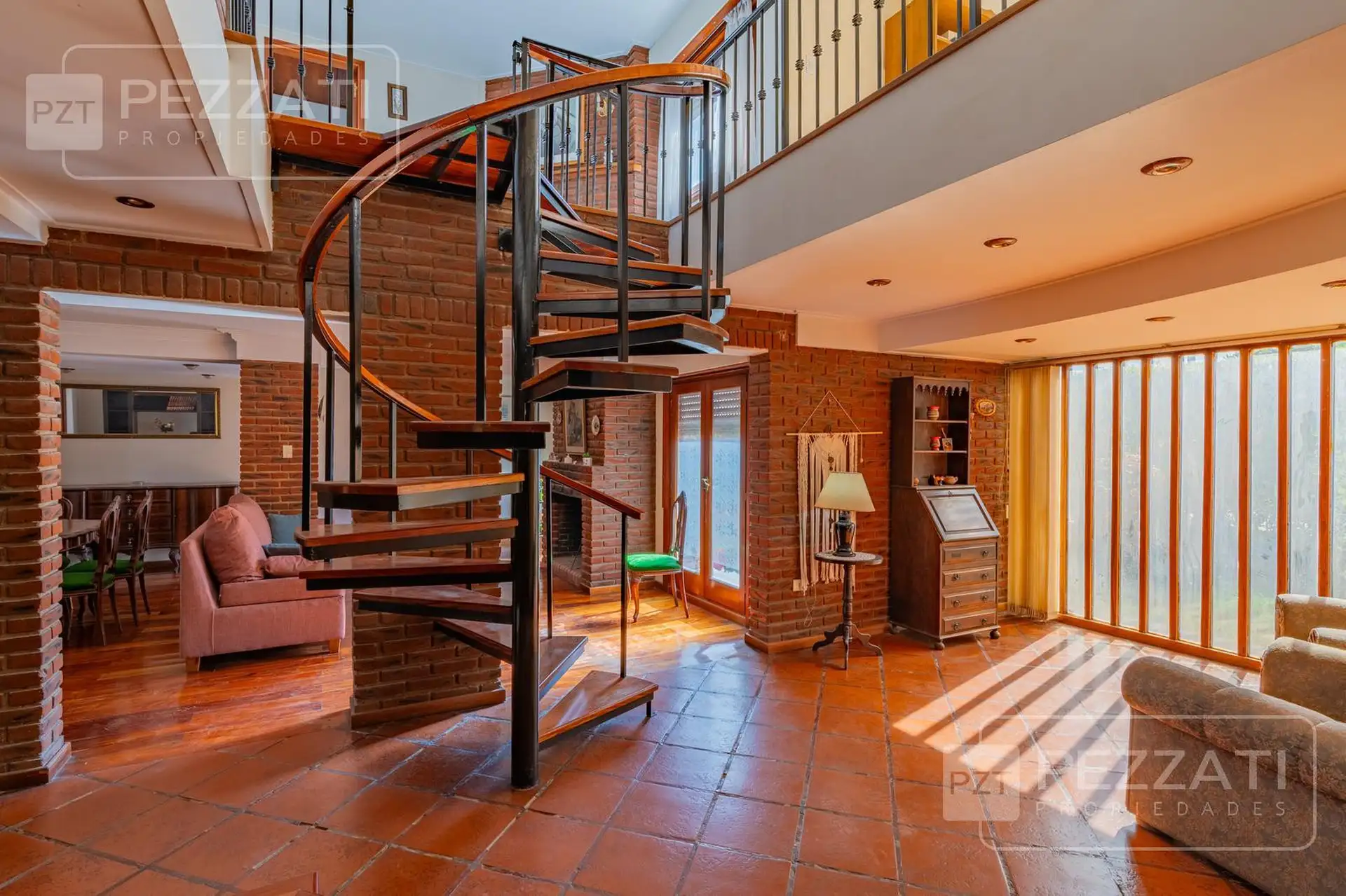 Casa en venta en dos plantas, 5 amb, 417m², Los Pinares, garage doble