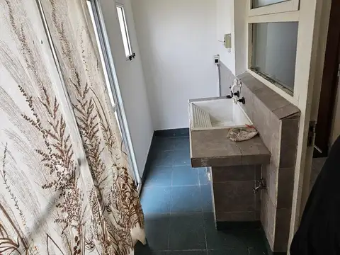 Depto Tipo Casa en Alquiler en Las Avenidas, $ 850.000
