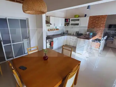 Casa en Venta en General Roca, USD 140.000