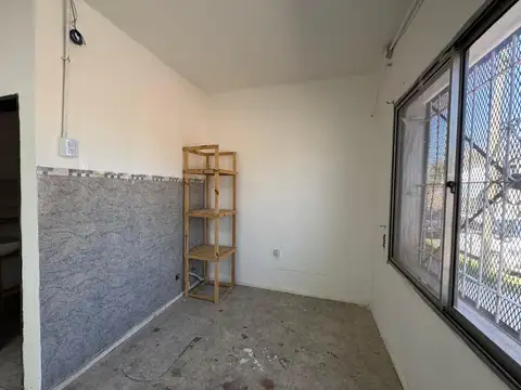 Libertad 176, Local A