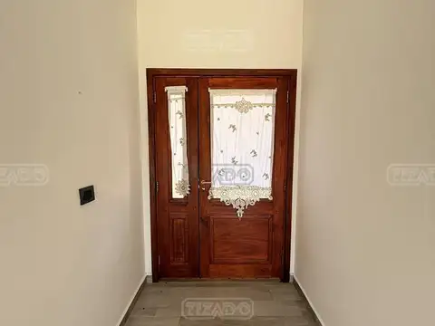 Casa en Alquiler en Pilar del Este - San Ramon, USD 1.200
