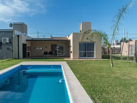 Casa en Venta en Roldan, USD 107.000