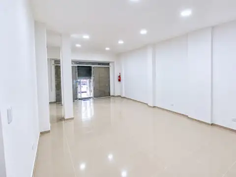 Local en Venta en Villa Luzuriaga, USD 119.800