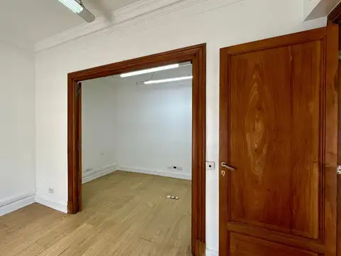 VENTA SEMIPISO EN EDIFICIO BENCICH OPORTUNIDAD