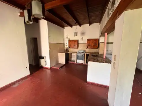 Casa 4 ambientes con 1 baño