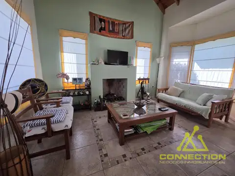 Venta Casa 4 ambientes en Barrio El lauquen - Parque y Pileta Apto Crédito.
