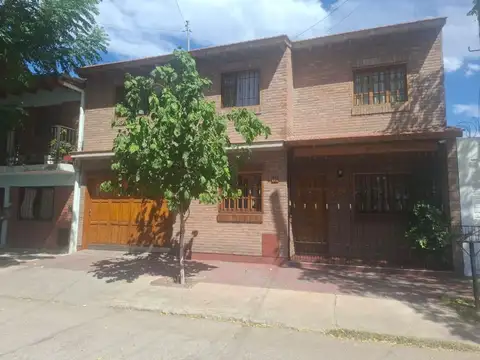 VENTA CASA DE DOS PLANTAS APTA CREDITO LAS HERAS 