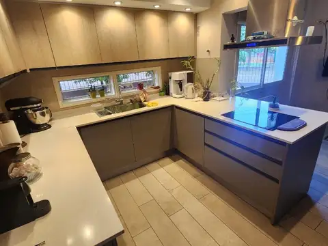Venta de Casa 5 AMBIENTES, Juana Koslay