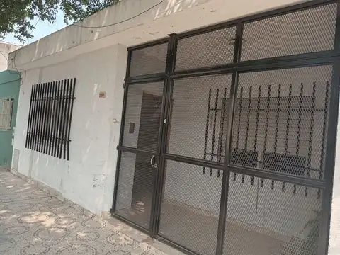 CASA EN VENTA 3 DORMITORIOS BARRIO BELGRANO