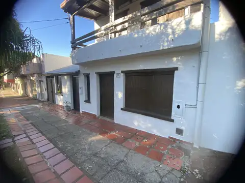 ALQUILO CASA SOBRE AV CTES - APTO VIVIENDA U OFICINAS POS MNES