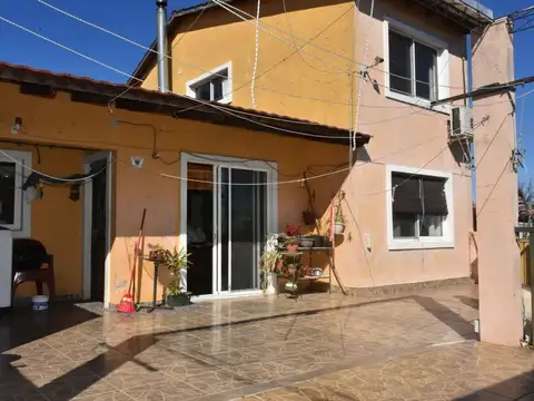 Casa 7 ambientes con 1 baño