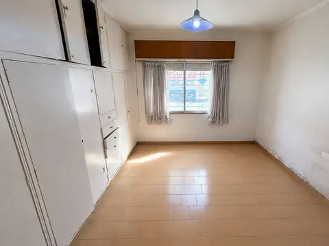 Depto Tipo Casa en Venta en Bernal Oeste, USD 40.000