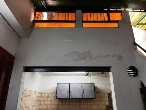 Depto Tipo Casa en Venta 80 años