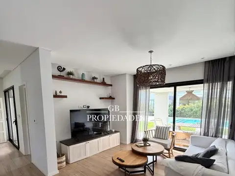Venta de Casa 6 Ambientes en Ayres Plaza, Pilar