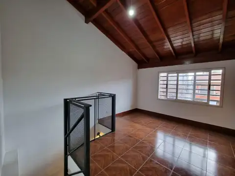 DEPARTAMENTO 3 AMBIENTES PROXIMO A ESTACION VILLA ADELINA