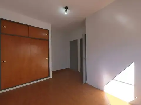 Alquiler 2 Ambientes en Flores – Cómodo y Luminoso, 2° Piso por Escalera