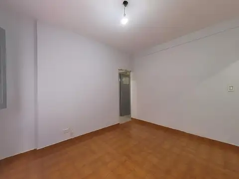 Chilecito 3700, Piso 2