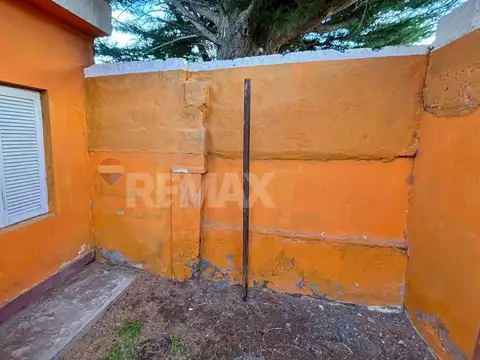 Casa 2 ambientes con 1 baño