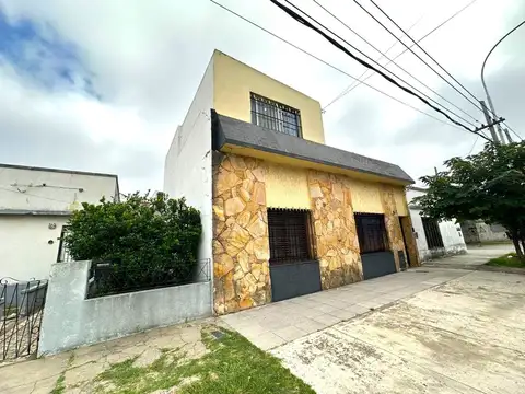 Casa + depto patio y quincho
