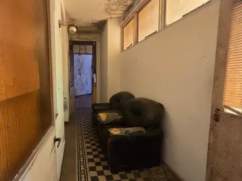 Casa 6 ambientes con 2 baños