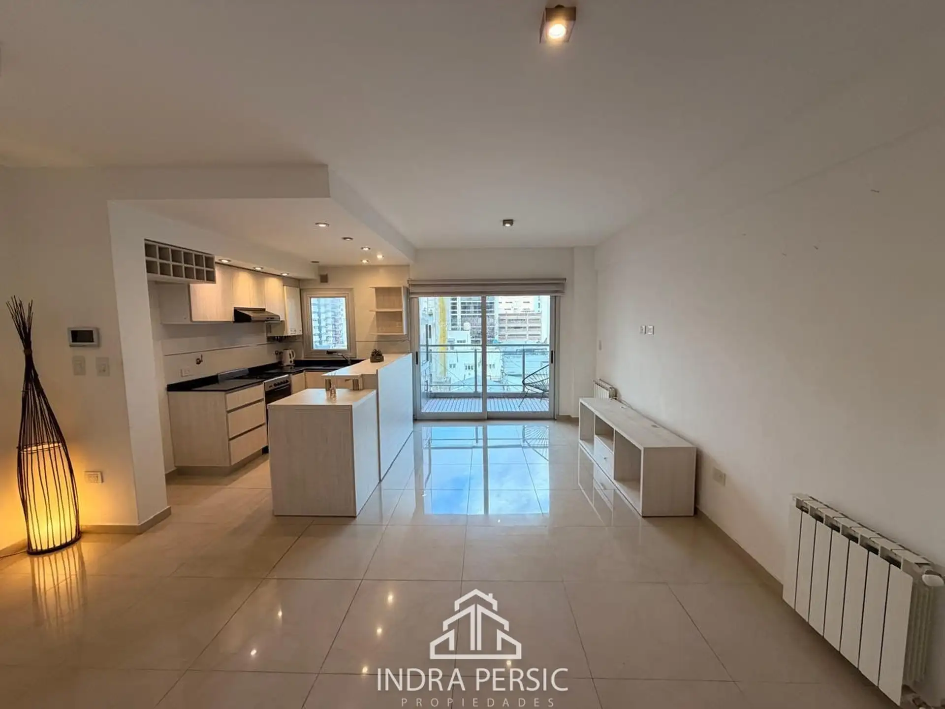 Departamento 2 amb, 54m² con balcón y parrilla — Centro