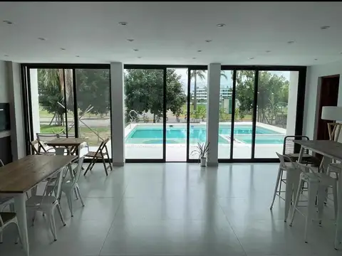 Casa en Venta en Pilar, USD 470.000