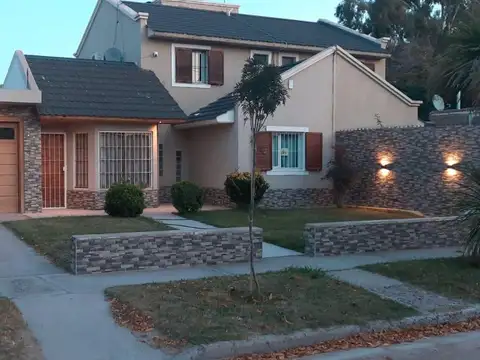 Venta Casa en Republica Argentina 710. Centenario