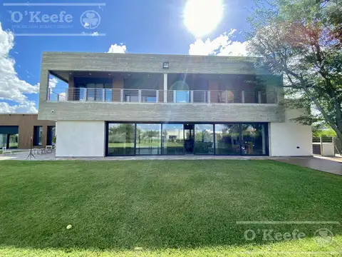 Casa 7 ambientes con 3 baños