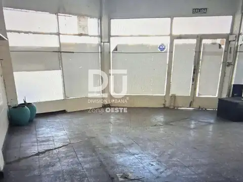 Local en Venta en Parque Avellaneda, USD 250.000