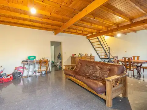 VENTA CASA TEMPERLEY 3 AMBIENTES CON JARDIN