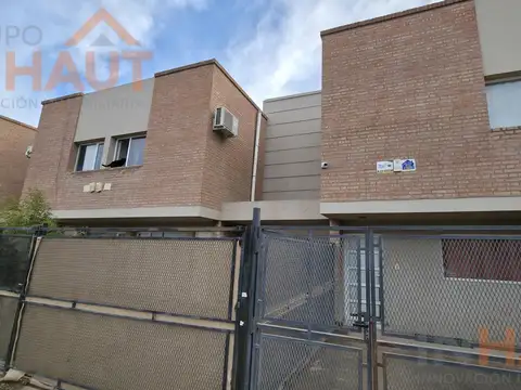 VENTA DUPLEX DE DOS DORMITORIOS FERNANDEZ ORO