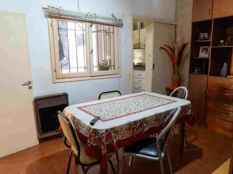 Casa 3 ambientes con 1 baño