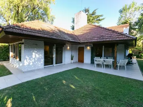 Casa Con Piscina en Country El Sosiego
