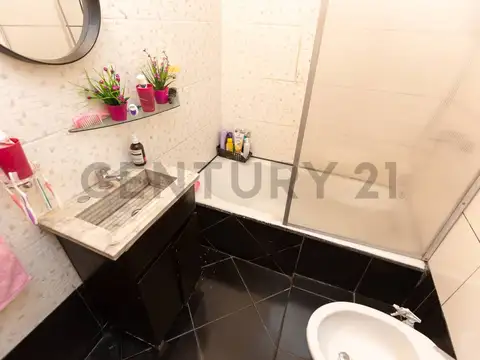 Excelente oportunidad de PH en el corazón de Villa Devoto - Apto crédito - Permuta