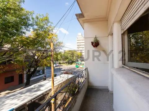 Excelente oportunidad de PH en el corazón de Villa Devoto - Apto crédito - Permuta