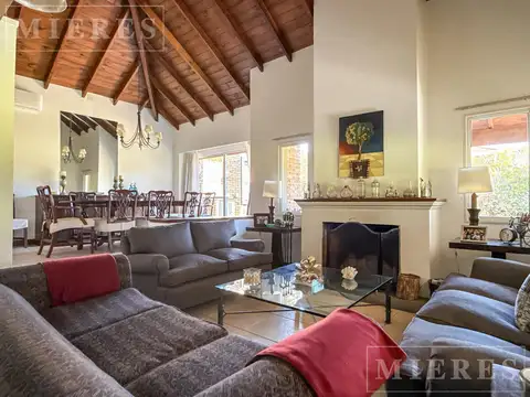 Casa en alquiler anual en Mayling Club de Campo
