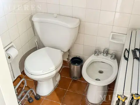 Casa 10 ambientes con 3 baños