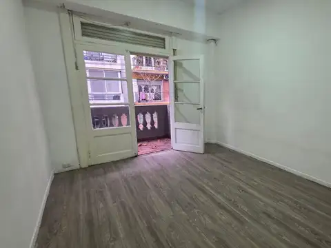 VENTA DPTO 3 AMB CON BALCÓN EN FLORES