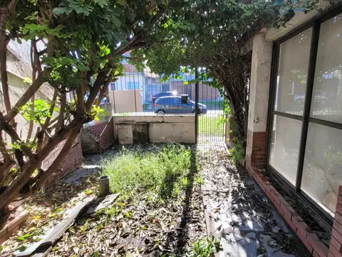 Depto Tipo Casa en Venta en Villa Dominico, USD 38.000