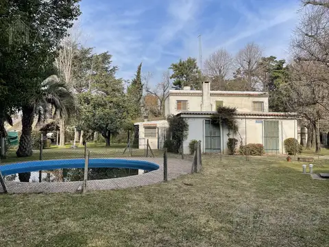 Casa Quinta 4 Amb. A 300 mts. Acceso Oeste - Francisco Alvarez, Moreno