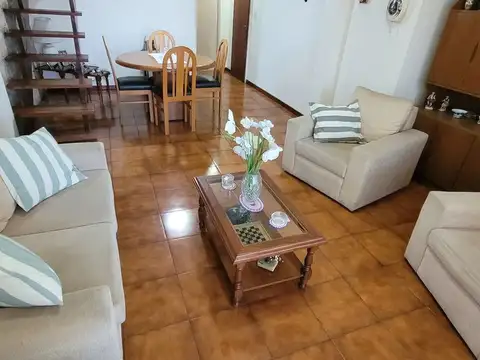 DUPLEX CON LOCAL Y TERRAZA PROPIA