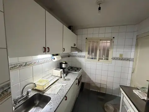 Casa 7 ambientes con 2 baños